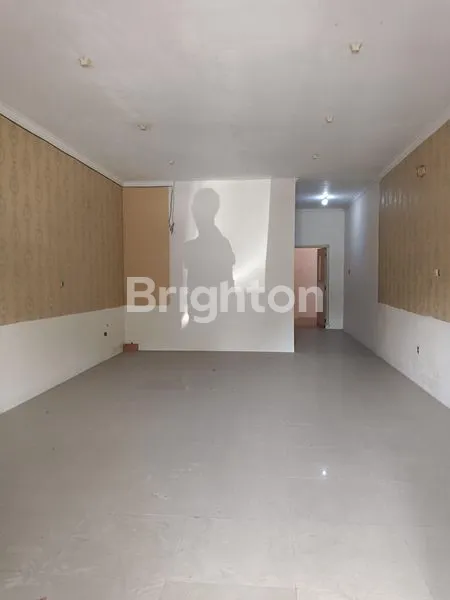 image RUKO 2 LANTAI HADAP JALAN RAYA GADING SERPONG (2)