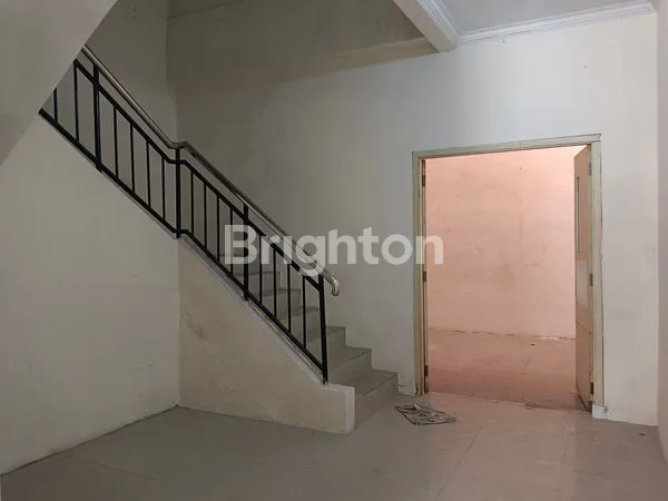 image RUKO 2 LANTAI HADAP JALAN RAYA GADING SERPONG (3)