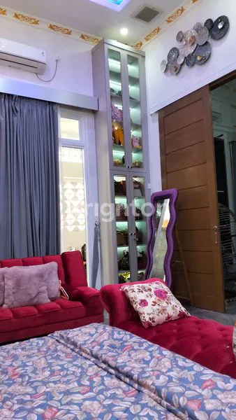 image RUMAH MEWAH,BARU DIBANGUN DITENGAH KOTA (8)