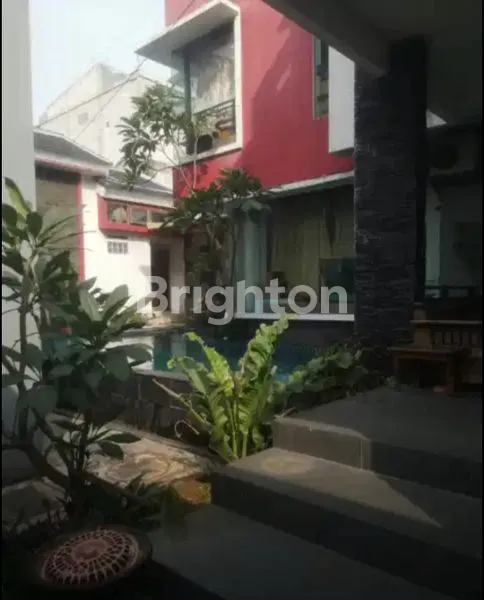 image RUMAH MEWAH 3 LANTAI + KOLAM RENANG & 7 KAMAR KOS – SLIPI, JAKARTA BARAT (DEKAT RS PELNI & DPR/MPR) (2)