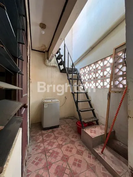 image RUMAH KOKOH 2 LANTAI SIAP HUNI SELOMAS TANAH MAS SEMARANG UTARA (8)