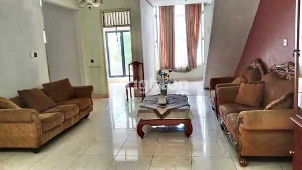 image RUMAH 2 LANTAI ROW 2 MOBIL DI KOMPLEK PERUMAHAN PURI INDAH (7)