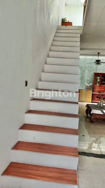 image RUMAH 2 LANTAI ROW 2 MOBIL DI KOMPLEK PERUMAHAN PURI INDAH (8)