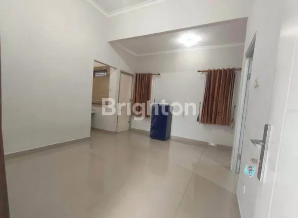 image RUMAH MINIMALIS DAN SUDAH LENGKAP DENGAN PAGAR  (5)