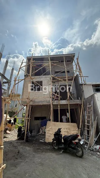 image RUMAH MINIMALIS 3 LANTAI DI DAERAH RENON (2)