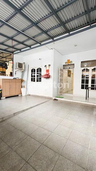 RUMAH MINIMALIS LEBAR 6 MTR KONDISI BAGUS SIAP HUNI DI INTI KOTA DI AREA PERUMAHAN JL BRIGJEN KATAMSO GG SUBUR LAMA / INDAH DENGAN PORTAL KEAMANAN DAN ROW JALAN LEBAR