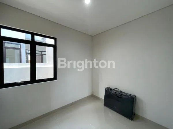 image RUMAH SIAP HUNI STRATEGIS DEKAT KE GERBANG TOL DI SENTUL (7)