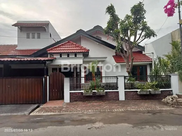 image RUMAH DIJUAL SATU SETENGAH LANTAI, TERAWAT DI PONDOK NIRWANA SURABAYA (1)