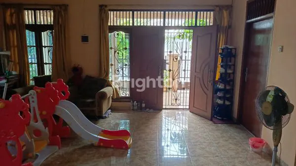 image RUMAH 2 LANTAI PERUM BUKIT CENGKEH DEPOK (2)