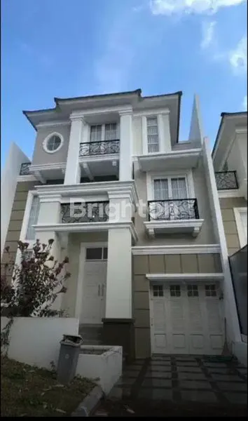 RUMAH MODERN & MINIMALIS  SIAP HUNI