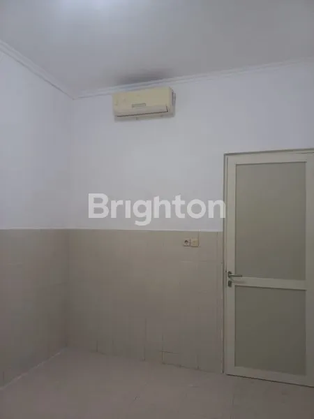 image LEBAK TIMUR SIAP HUNI SUDAH RENOVASI DEKAT RAYA KENJERAN (4)