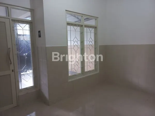 image LEBAK TIMUR SIAP HUNI SUDAH RENOVASI DEKAT RAYA KENJERAN (3)