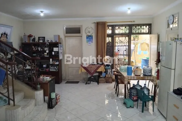 image RUMAH ASRI 2 LANTAI CITRA 2 EXTENTION DENGAN HARGA NEGO (2)