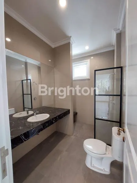 image RUMAH BARU 2 LANTAI GRAHA FAMILI, SURABAYA BARAT. DEKAT CITRALAND - PAKUWON INDAH - DARMO PERMAI - WIYUNG - DIAN ISTANA - BUKIT DARMO GOLF, DLL. (8)