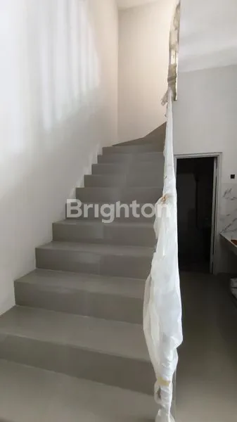 image RUMAH BARU GRESS DI PINGGIR JALAN GUNUNG ANYAR!! (3)