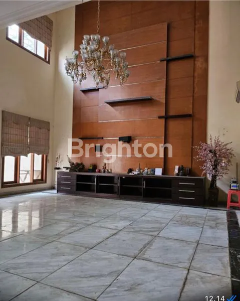 image RUMAH MEWAH 2 LANTAI SIAP HUNI DI SUNTER (2)