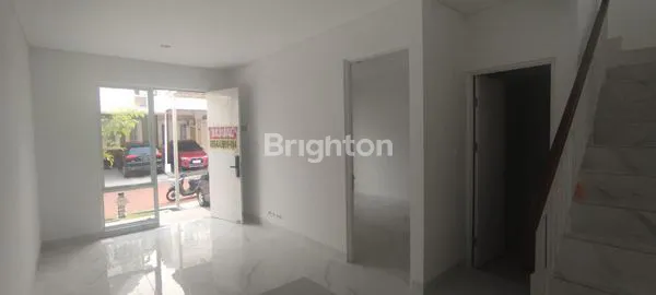 image RUMAH MINIMALIS DI PARAMOUNT VILLAGE SEMARANG (4)