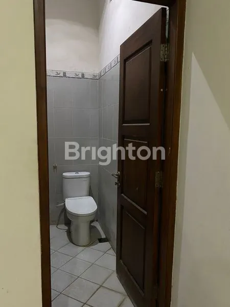 image RUMAH 2 LANTAI STRATEGIS DI COLOMADU (8)