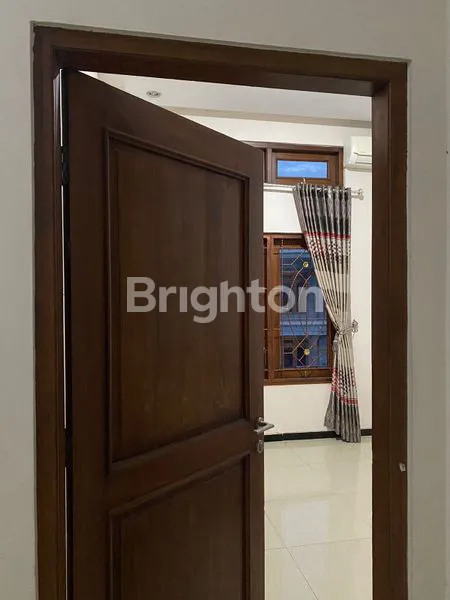 image RUMAH 2 LANTAI STRATEGIS DI COLOMADU (3)