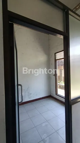 image DIJUAL RUMAH MEWAH, EX-SALON & SPA, TIDAK BANYAK PR (4)