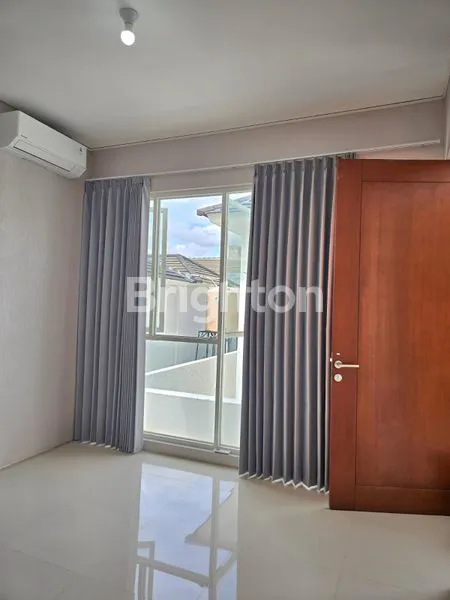 image RUMAH MURAH 2 LANTAI ROYAL RESIDENCE CANAL PARK DEPAN LAKE SURABAYA BARAT (4)