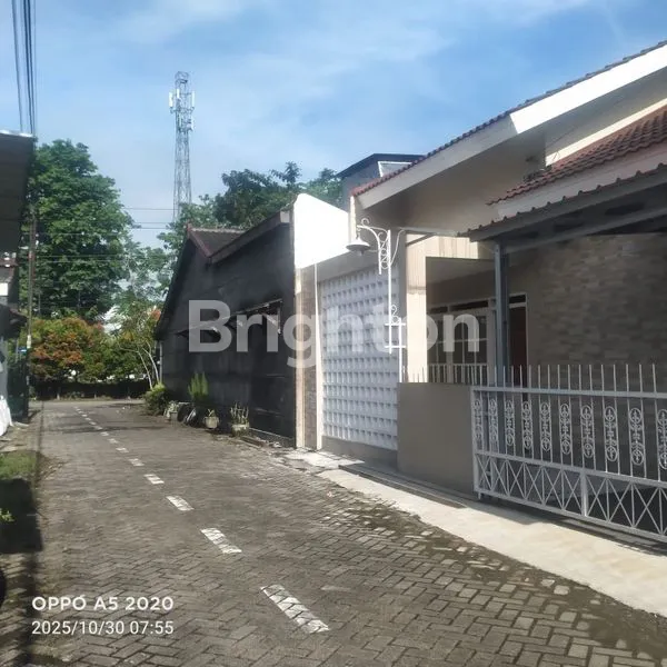 image DIKONTRAKKAN RUMAH DI NOGOTIRTO (2)