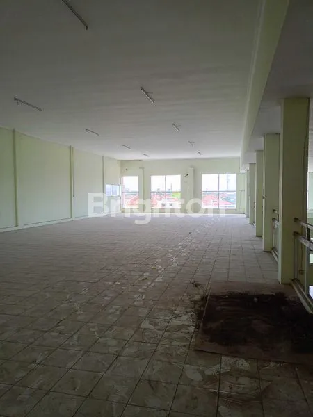 image DISEWAKAN LANTAI 3 DAN 4 ATAS SUPERINDO & FITHUB KENJERAN (7)