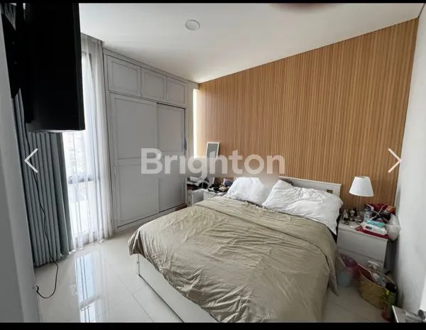 image RUMAH 2 LANTAI FULLY-FURNISHED DEKAT MALL BINTARO (3)