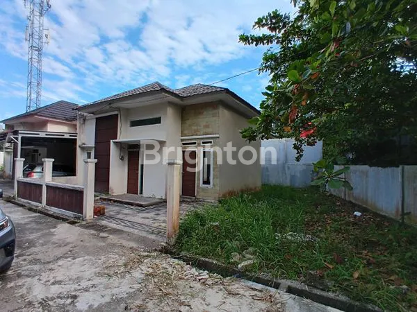 image RUMAH CLUSTER TANAH LUAS 160M² DI ARIFIN AHMAD (1)