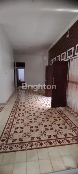 image RUMAH MEWAH STRATEGIS DEKAT TRANSMART & UMS (3)