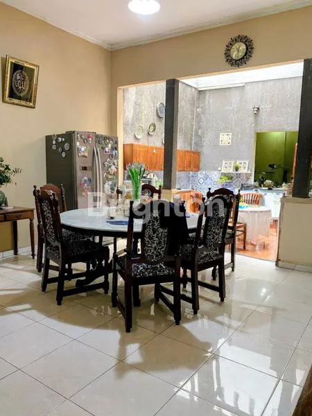 image RUMAH BESAR DI KOMPLEK MEKARWANGI — LOKASI SUPER STRATEGIS, HARGA NEGO ABIS! (3)