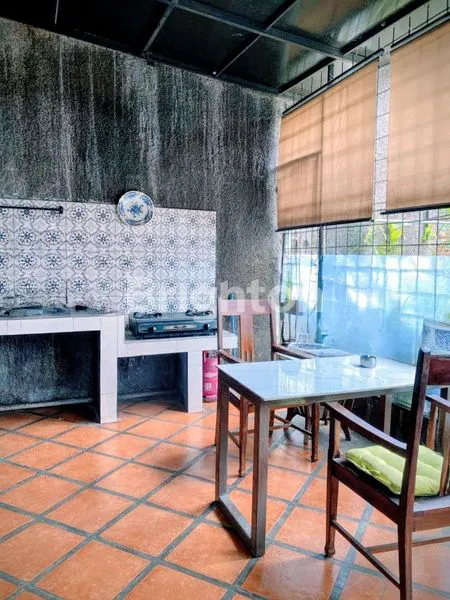 image RUMAH BESAR DI KOMPLEK MEKARWANGI — LOKASI SUPER STRATEGIS, HARGA NEGO ABIS! (8)