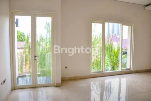 image RUMAH MODERN STRATEGIS DI GANDARIA, KEBAYORAN BARU – LOKASI PREMIUM & SIAP HUNI (8)