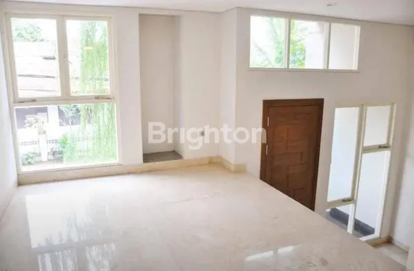 image RUMAH MODERN STRATEGIS DI GANDARIA, KEBAYORAN BARU – LOKASI PREMIUM & SIAP HUNI (2)