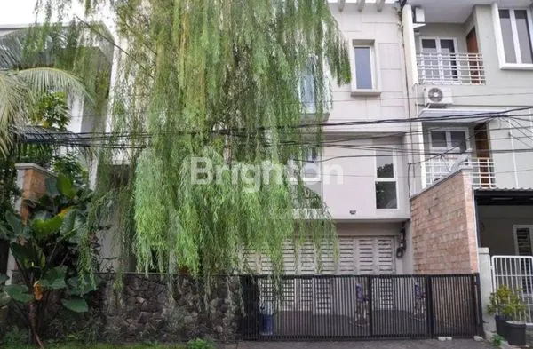 image RUMAH MODERN STRATEGIS DI GANDARIA, KEBAYORAN BARU – LOKASI PREMIUM & SIAP HUNI (1)