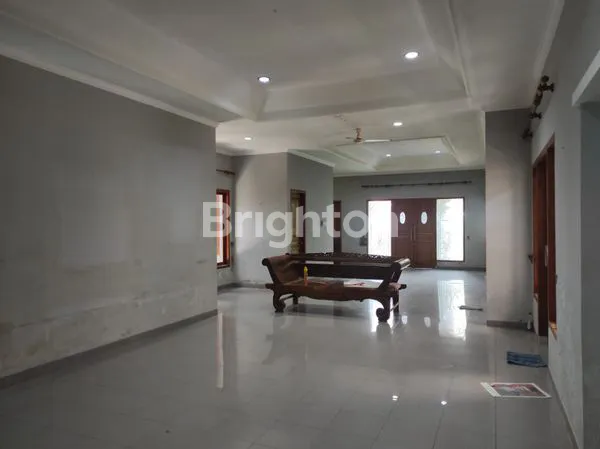 image RUMAH 1 LANTAI HANYA 5 MENIT DARI PLAZA RENON (5)