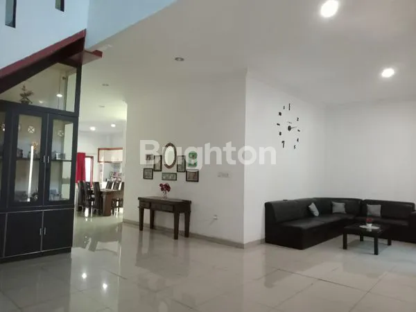 image DIJUAL RUMAH 2 LANTAI LOKASI STRATEGIS (1)