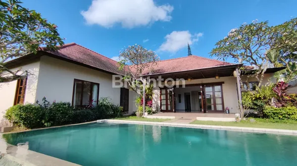 image LUXURIOUS VILLA IN PERERENAN WITH STUNNING RICE FIELD VIEW (1)