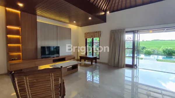 image LUXURIOUS VILLA IN PERERENAN WITH STUNNING RICE FIELD VIEW (2)