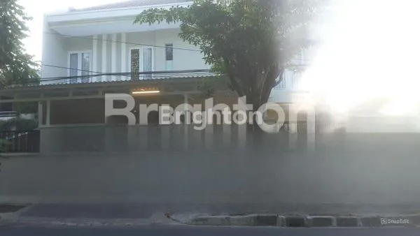 image RUMAH STRATEGIS DI JA SUPRAPTO (1)