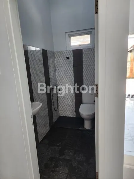 image RUMAH 2 LANTAI SHM PLOSO TIMUR SIAP HUNI (2)