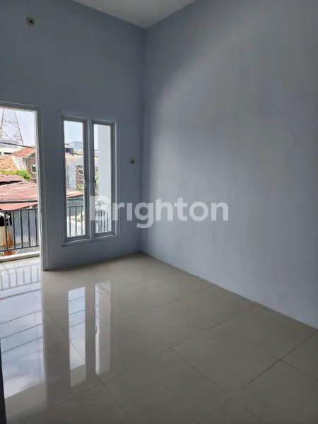 image RUMAH 2 LANTAI SHM PLOSO TIMUR SIAP HUNI (6)