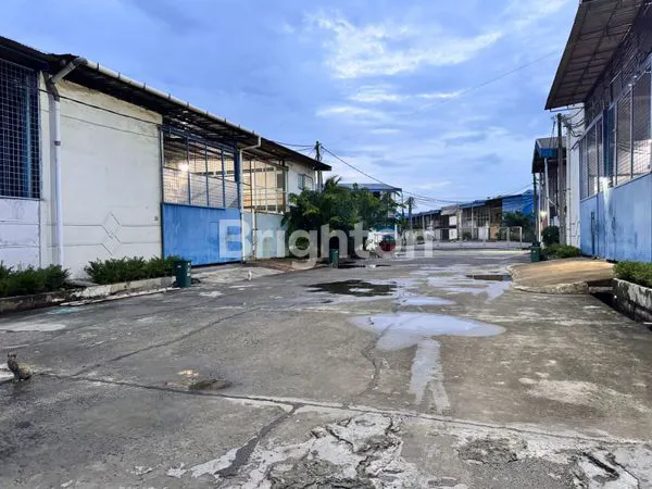 image GUDANG SIAP PAKAI DI KOSAMBI PERMAI DADAP TANGERANG DEKAT BANDARA SOEKARNO HATTA, JAKARTA BARAT DAN JAKARTA UTARA.  (4)