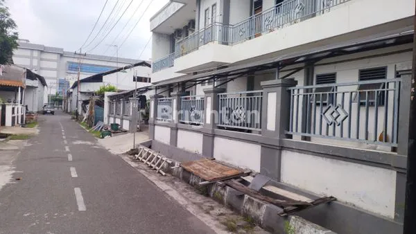 image RUMAH KOS 32 KAMAR DI DAERAH SEMANGGI SOLO (2)