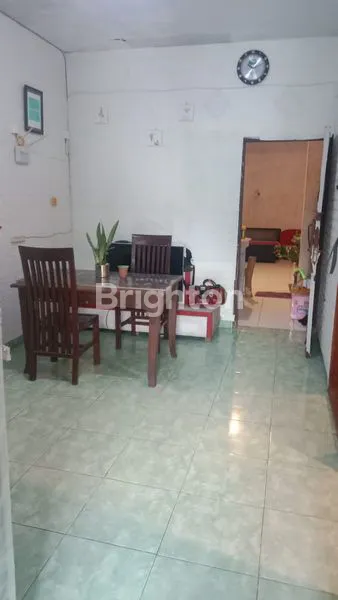 image RUMAH BESERTA MINIMARKET DI KARANGPLOSO, PARKIR 10 MOBIL (4)