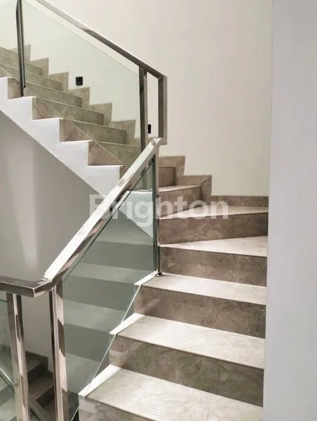 image RUMAH NYAMAN 3½LT 114M² 5+1 KT DI SUNTER DANAU JAKARTA UTARA (7)