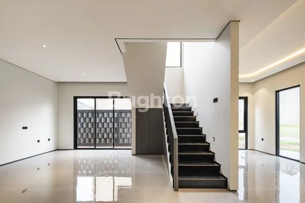 image RUMAH BANGUNAN MANDIRI UNIK DI ICON BSD CITY (7)