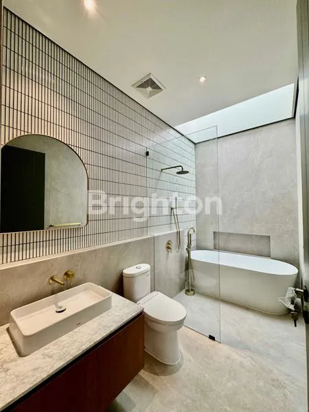 image RUMAH BANGUNAN MANDIRI UNIK DI ICON BSD CITY (3)