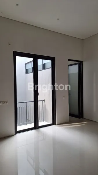 image RUMAH BARU CANTIK 2 LANTAI SIAP HUNI DI PANTAI MENTARI, DEKAT RAYA KENJERAN (7)