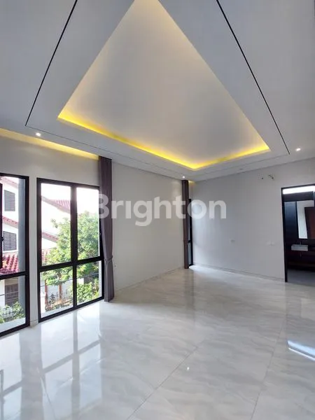 image RUMAH BARU 2 LANTAI MANYAR INDAH, SURABAYA TIMUR. AKSES MUDAH KE PUSAT KOTA DEKAT RAYA MANYAR - RAYA NGAGEL JAYA - RAYA KERTAJAYA INDAH - RAYA MANYAR KERTOARJO - RAYA KLAMPIS JAYA - RAYA NGINDEN - RUMAH SAKIT PREMIER SURABAYA - KAMPUS UNTAG, DLL. (7)